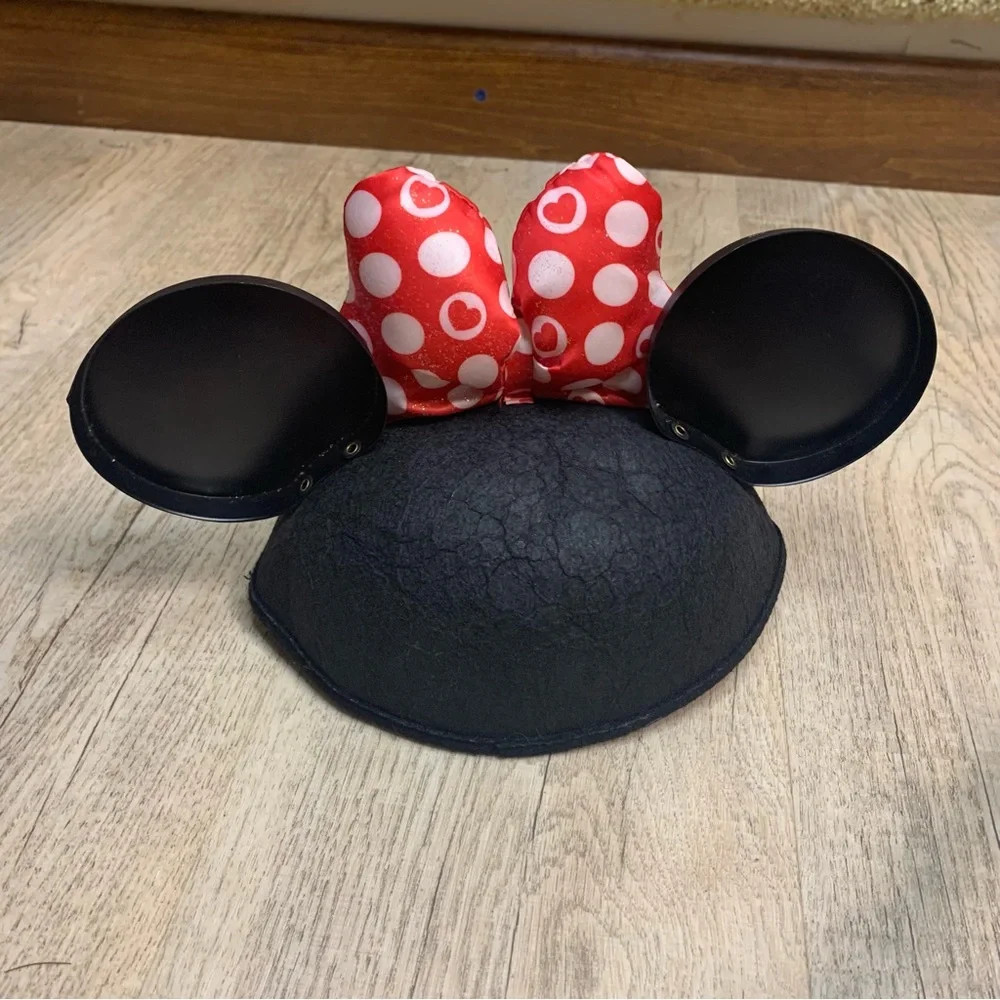 Disney Parks Minnie Mouse ears hat red and white polka dot bow Disney world
